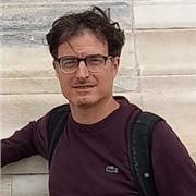 Offro lezioni private a bambini delle elementari, medie e superiore, adattandole alle loro esigenze.